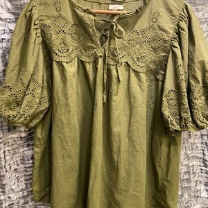 Maurices Olive Green Eyelet Women Top XL Preowned Great Condition